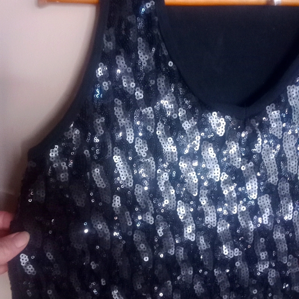 Sequin tank - Picture 3 of 3